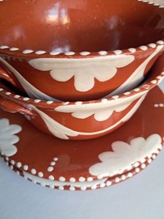 Tazze in ceramica rustica con design