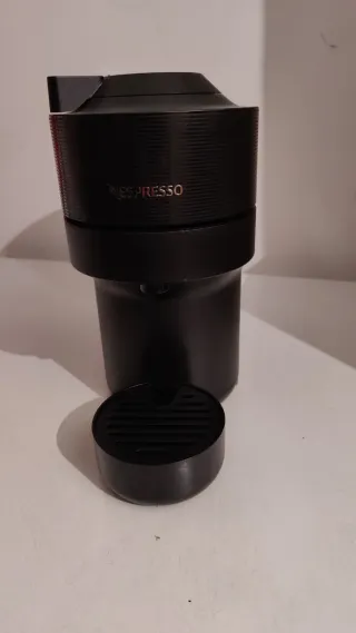 Cafetera Nespresso Vertuo Pop + 40 cápsulas