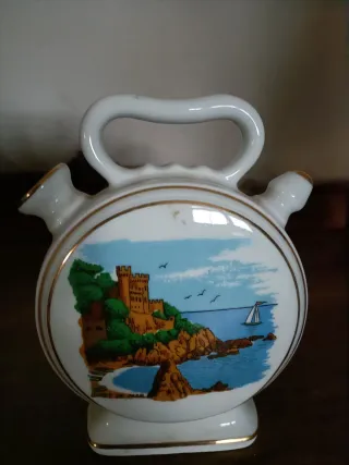 Botijo de porcelana con paisaje