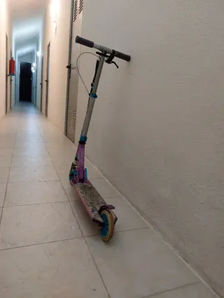 Patinete infantil plegable morado