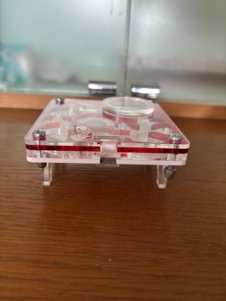 Hormiguero Acrílico Transparente y Rojo