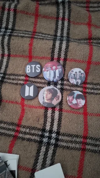 Pins BTS K-pop