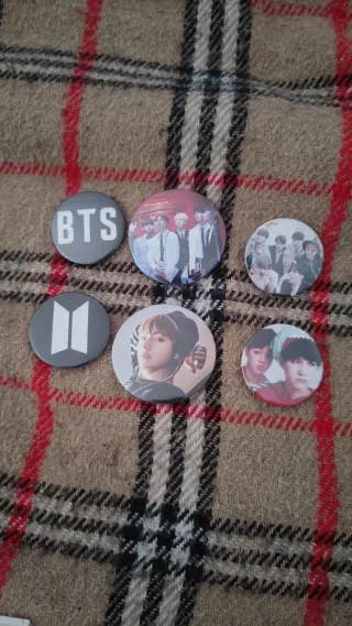 Pins BTS K-pop