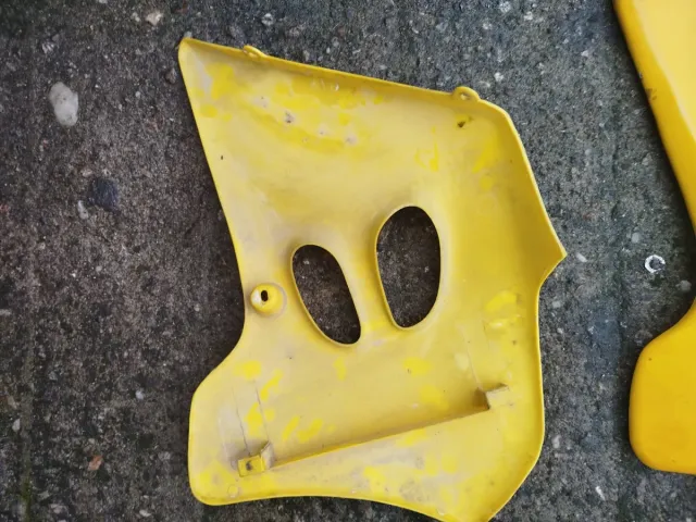 Tapa depósito Suzuki RMX 50 Amarilla