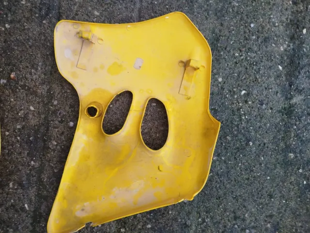 Tapa depósito Suzuki RMX 50 Amarilla