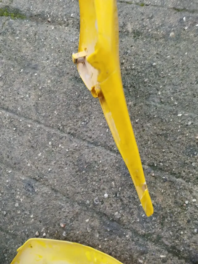 Tapa depósito Suzuki RMX 50 Amarilla