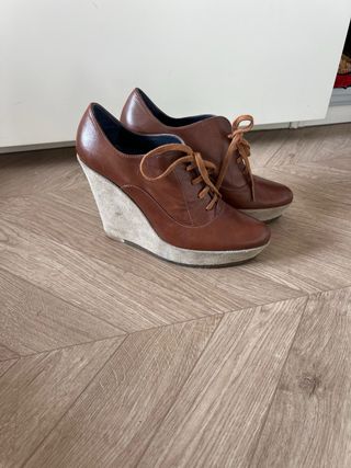 Zapatos Castañer cuña cordones piel nuevos
