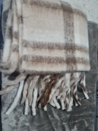 Bufanda beige cuadros nueva súper calentita