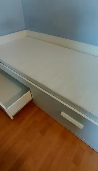 Cama BRIMMES de IKEA,  blanca transformable