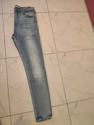 Pantalones pitillo Bershka azules talla 36