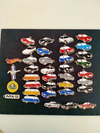 Nuovi portachiavi con anagrammi di auto e moto