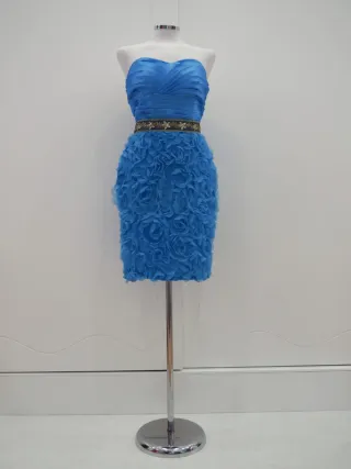 Vestido fiesta azul con flores