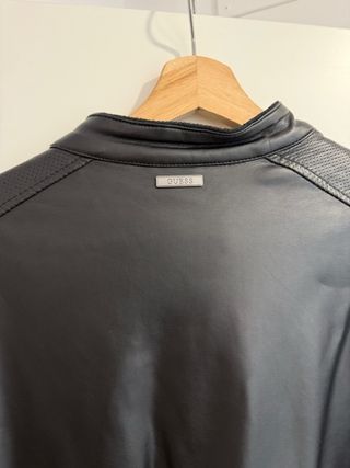 Chaqueta Guess Negra Talla XL