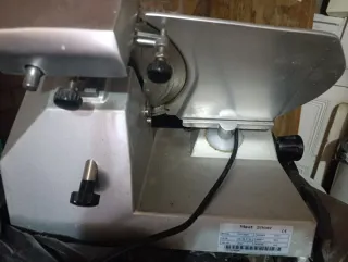 Cortadora de fiambres profesional