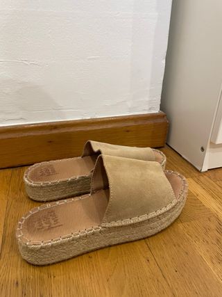 Sandalias beige plataforma talla 38