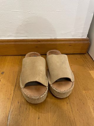 Sandalias beige plataforma talla 38