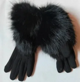 Guantes negros con puño de piel