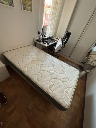 Cama 105x190 con somier seminuevo