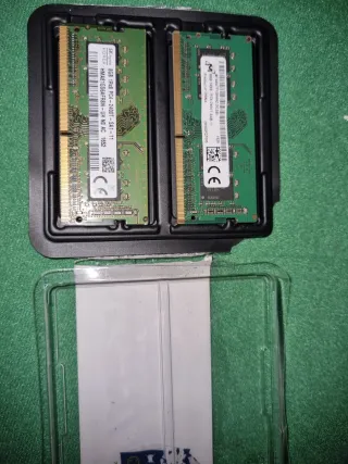 2x SK hynix 8GB DDR4 RAM PC4-2400T