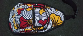 Riñonera bandolera estampada