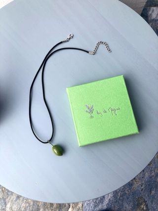 Collar Aceituna Oliva Verde Cadena Seda Negra