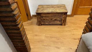 Baúl de madera rústico