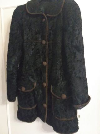 Abrigo de astracán negro