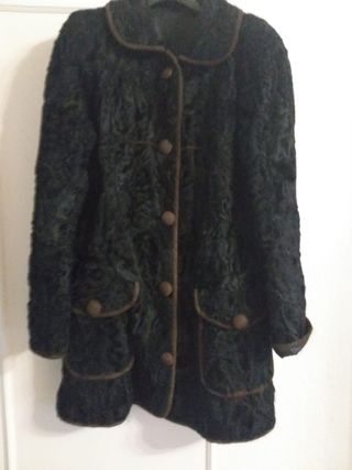 Abrigo de astracán negro