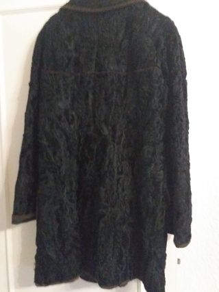 Abrigo de astracán negro