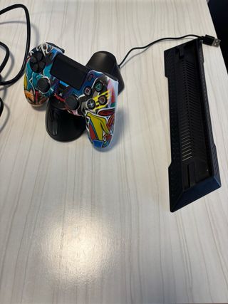 PS4 500GB con scatola + Giochi* + Controller + Supporti