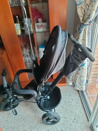 Triciclo con manillar giratorio Kinder Kraft