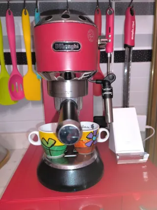 Macchina Caffè DeLonghi Rossa