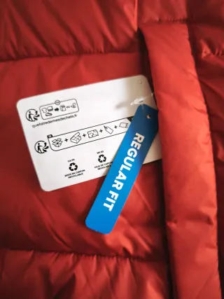 Abrigo Columbia Negro y Rojo Talla XL