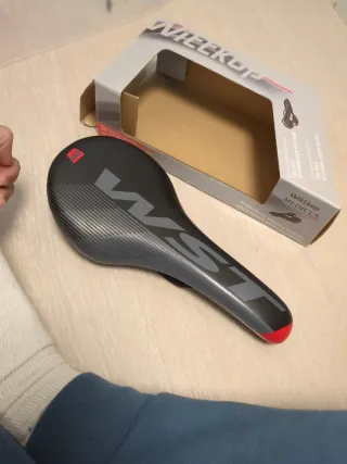 Sillín WST Negro/Gris