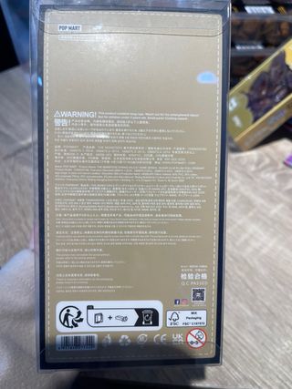 Labubu Fall in Wild Coca-Cola Edición