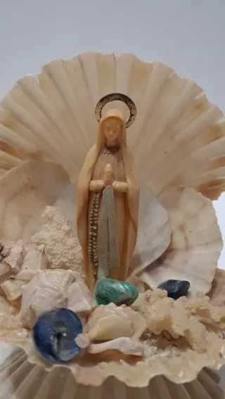Statuetta Madonna in conchiglia