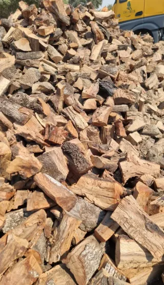 Leña de encina seca cortada 35cm. Tlf:645 69 90 80