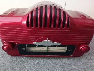 Radio decorativa effetto vintage rossa