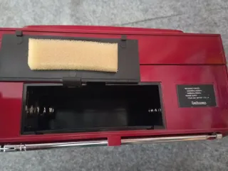 Radio decorativa effetto vintage rossa