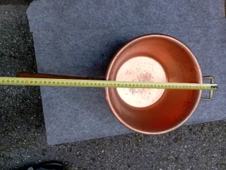 Paiolo in rame vintage con manico in legno