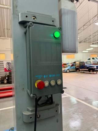 Elevador hidráulico portátil para coches HP 125