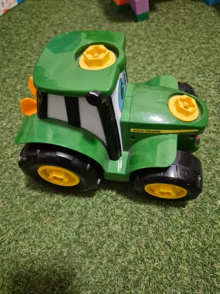 Trattore John Deere con cacciavite