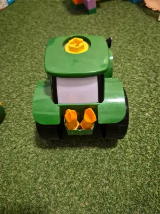 Trattore John Deere con cacciavite