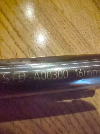 3 machos roscar M8 sin usar + fresa + broca