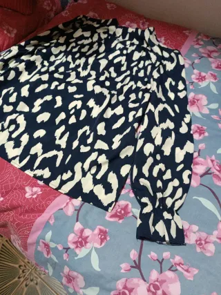 Blusa Estampada Azul y Blanca Talla L