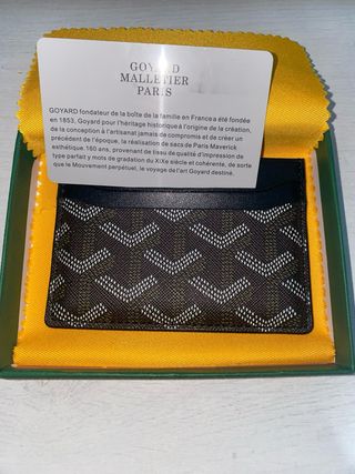 Tarjetero Goyard