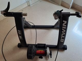 Rodillo B'Twin In'Ride 100 + Soporte