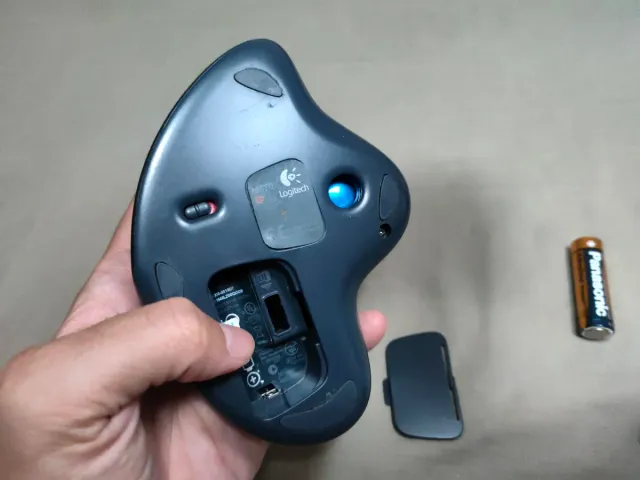 Ratón Trackball Logitech M570