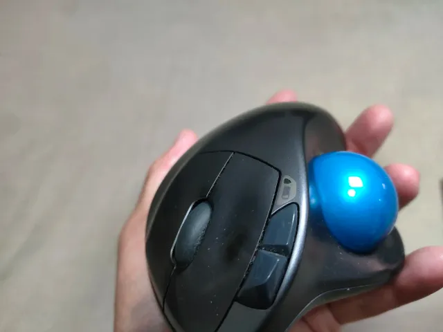 Ratón Trackball Logitech M570