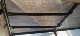 Guardaroba in tessuto beige e marrone